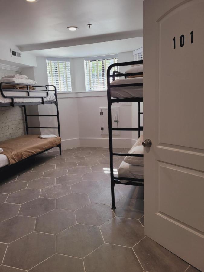 May Flower Hostel Llc วอชิงตัน ภายนอก รูปภาพ